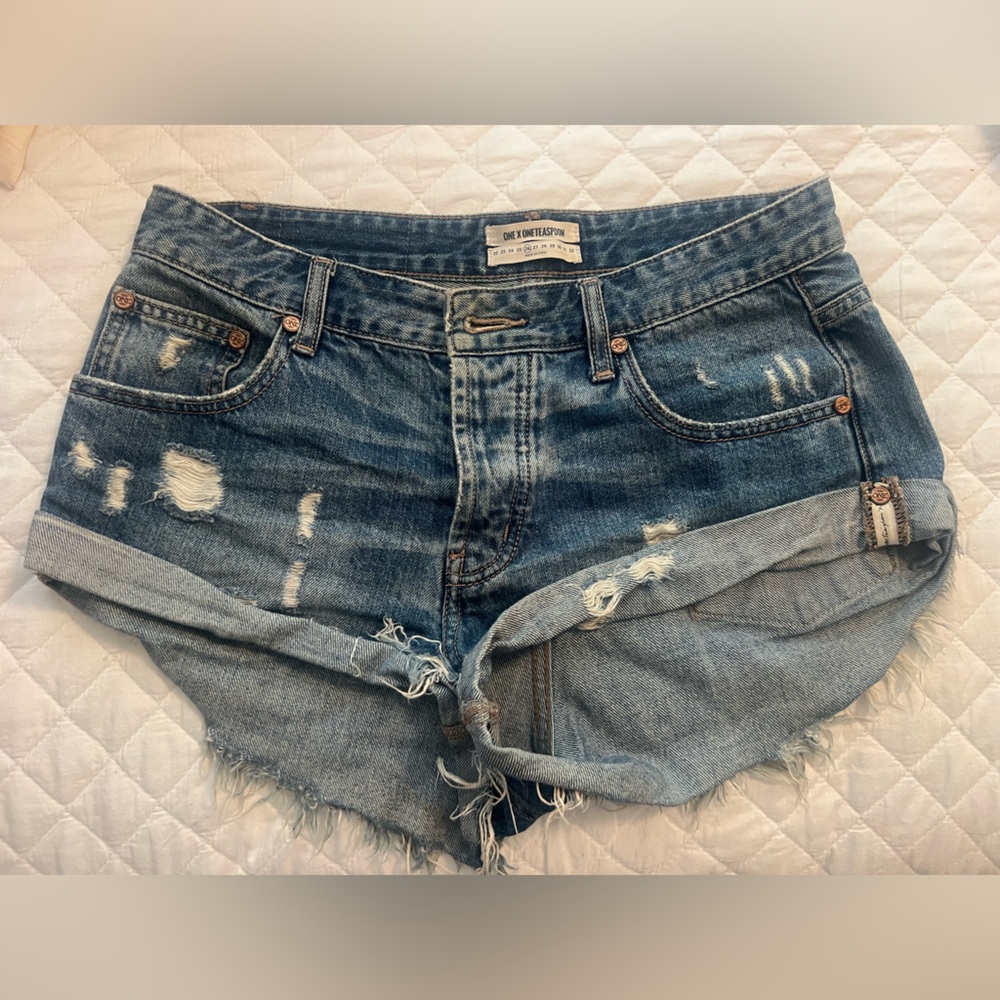 One teaspoon shorts size 26 (bandits style)